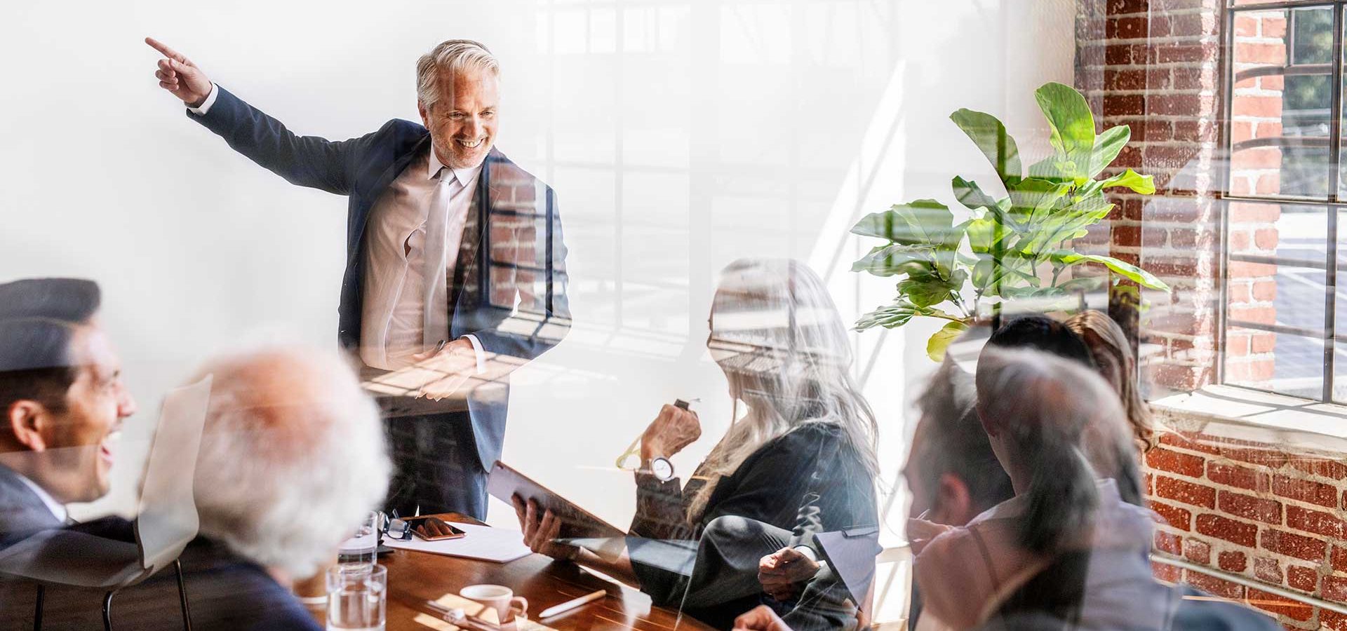 businesspeople-brainstorming-in-a-meeting-QFBQ6PS.jpg businesspeople-brainstorming-in-a-meeting-QFBQ6PS.jpg